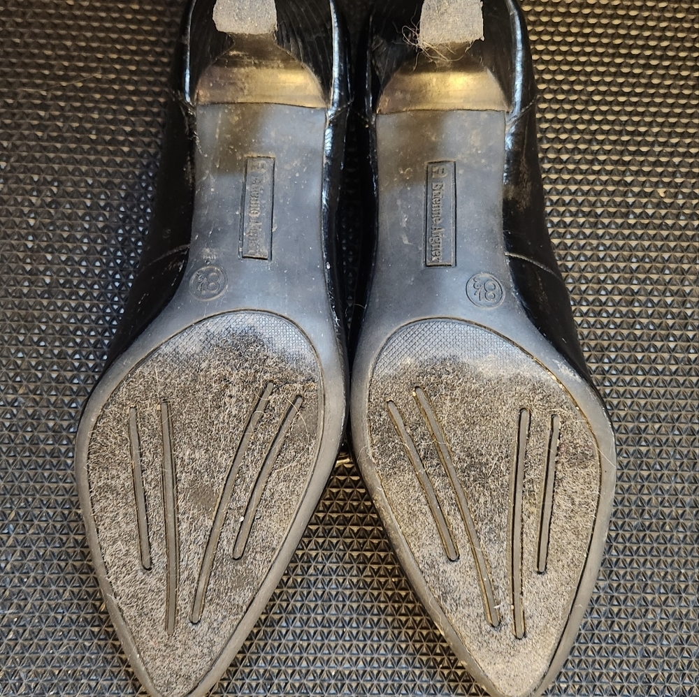 Etienne Aigner Black Heeled Shoes - Picture 6 of 12